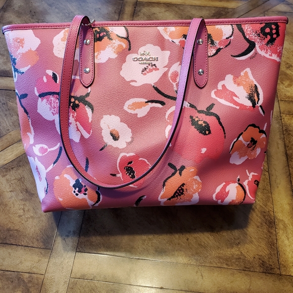 Coach Handbags - EUC Coach City Tote Pink Poppy Print